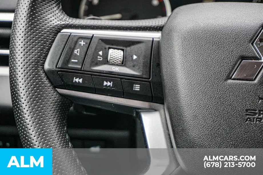 2025 Mitsubishi Outlander SE - Photo 31