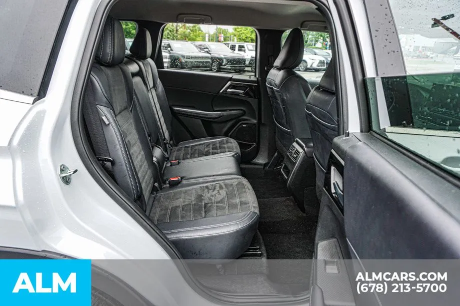 2025 Mitsubishi Outlander SE - Photo 24