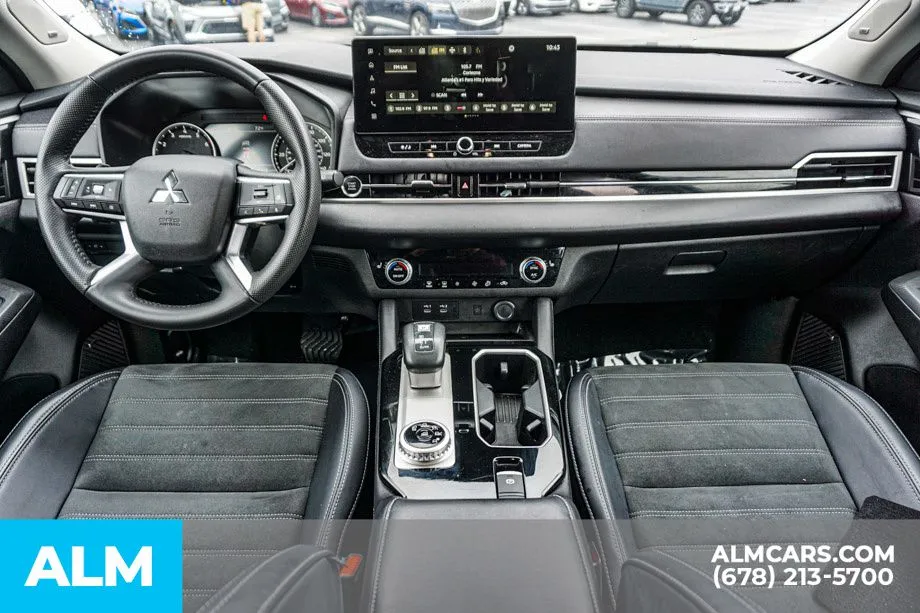 2025 Mitsubishi Outlander SE - Photo 28