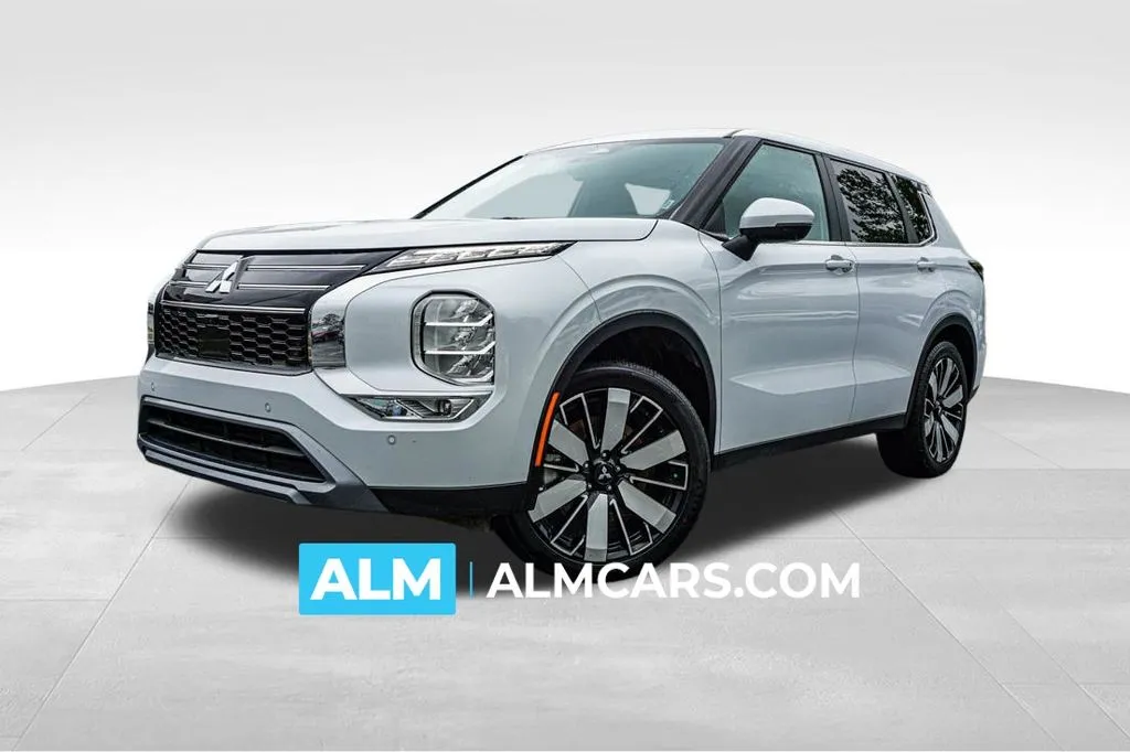 2025 Mitsubishi Outlander SE 2WD's photo