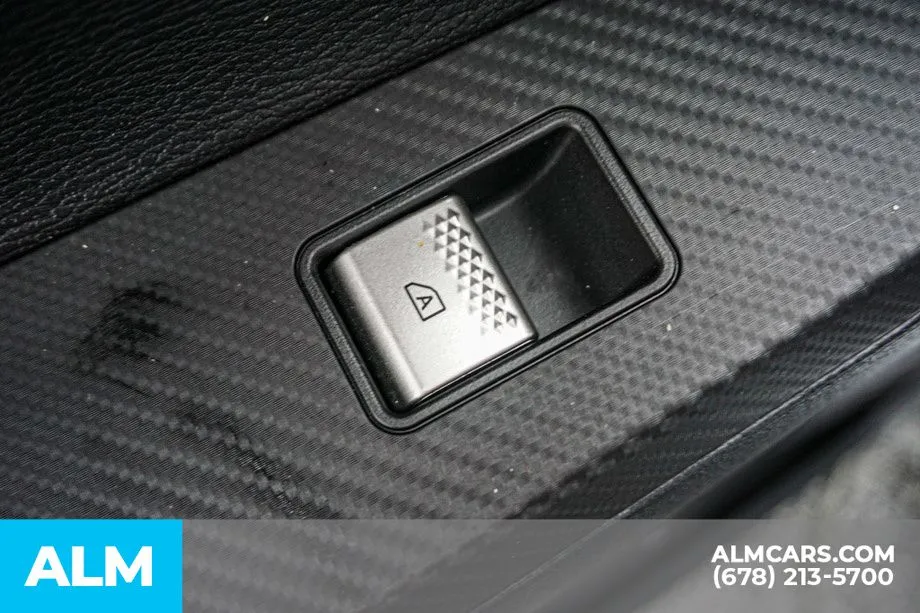 2025 Mitsubishi Outlander SE - Photo 55