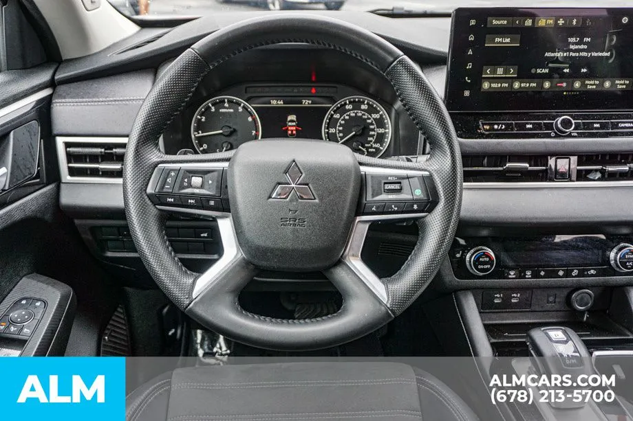 2025 Mitsubishi Outlander SE - Photo 30