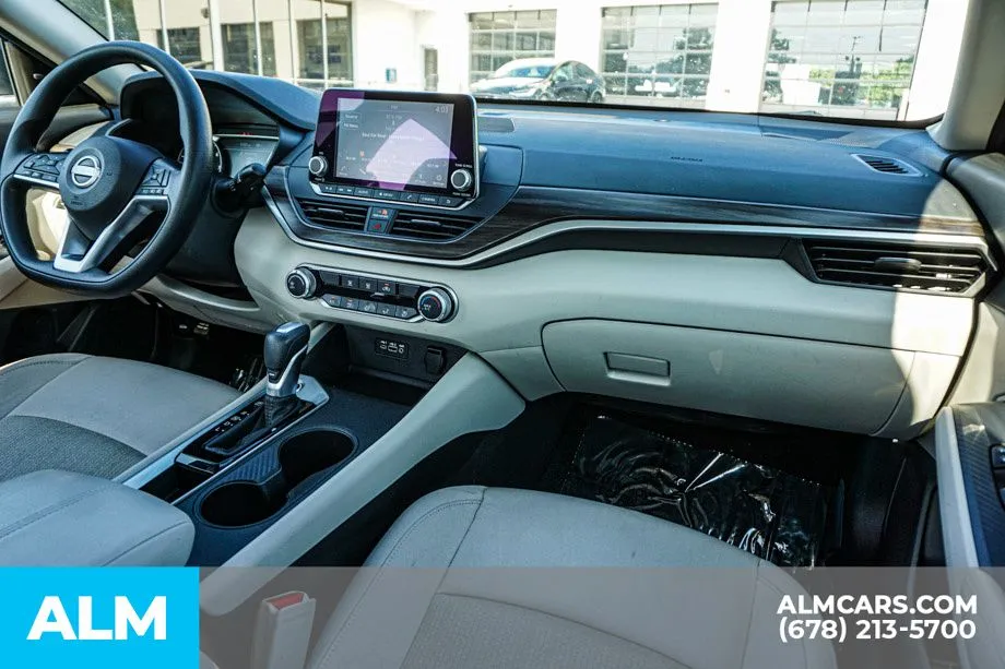 2025 Nissan Altima SV - Photo 24