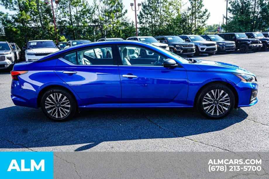 2025 Nissan Altima SV - Photo 9