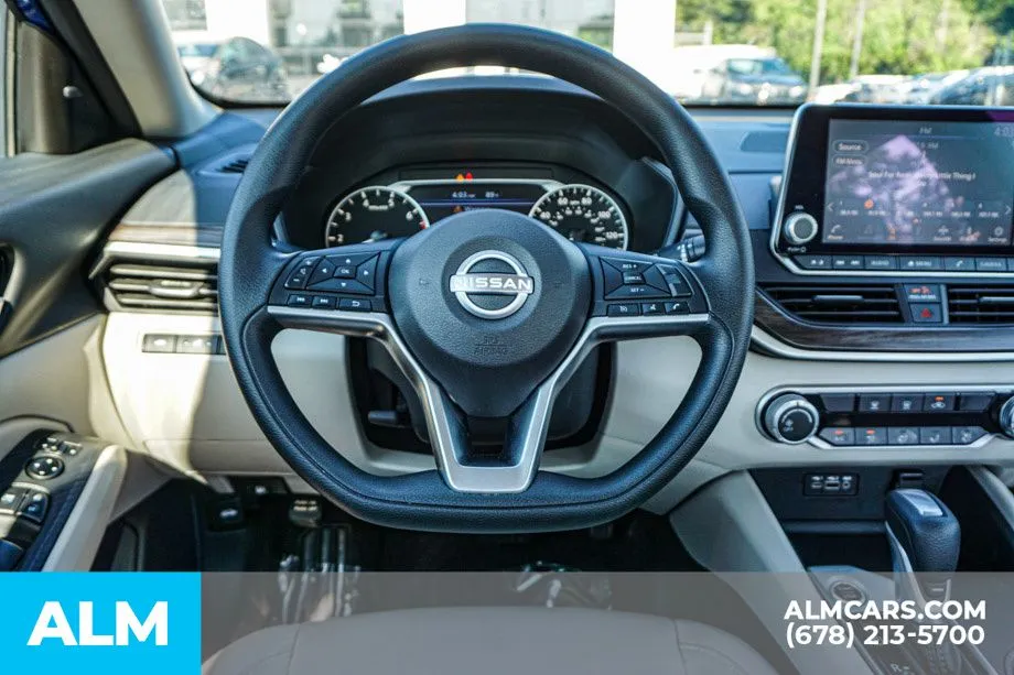 2025 Nissan Altima SV - Photo 28