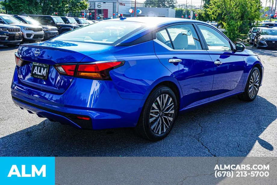 2025 Nissan Altima SV - Photo 6