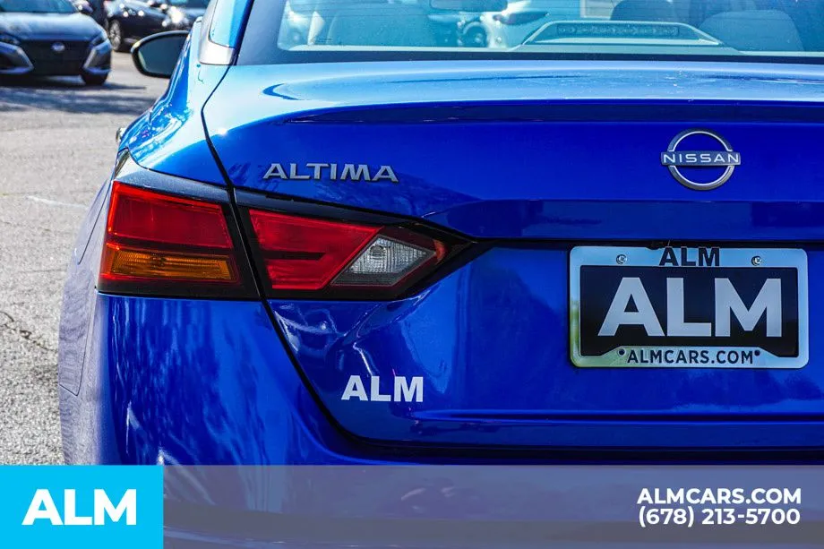 2025 Nissan Altima SV - Photo 13