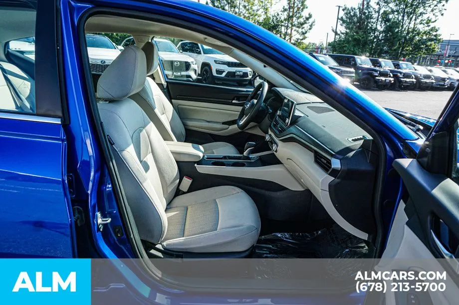 2025 Nissan Altima SV - Photo 23