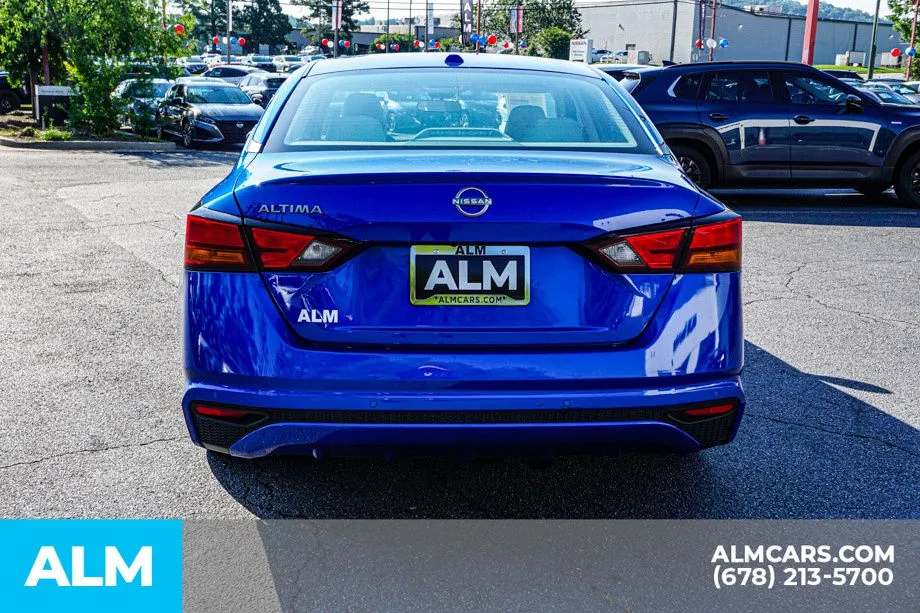 2025 Nissan Altima SV - Photo 11