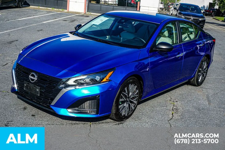 2025 Nissan Altima SV - Photo 15