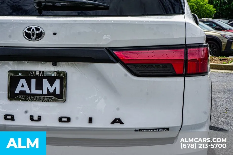 2025 Toyota Sequoia SR5 - Photo 13
