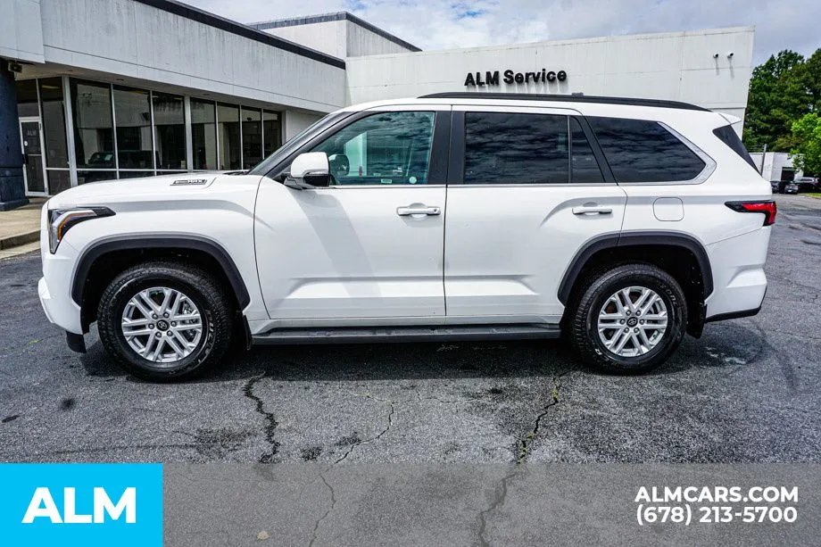 2025 Toyota Sequoia SR5 - Photo 7