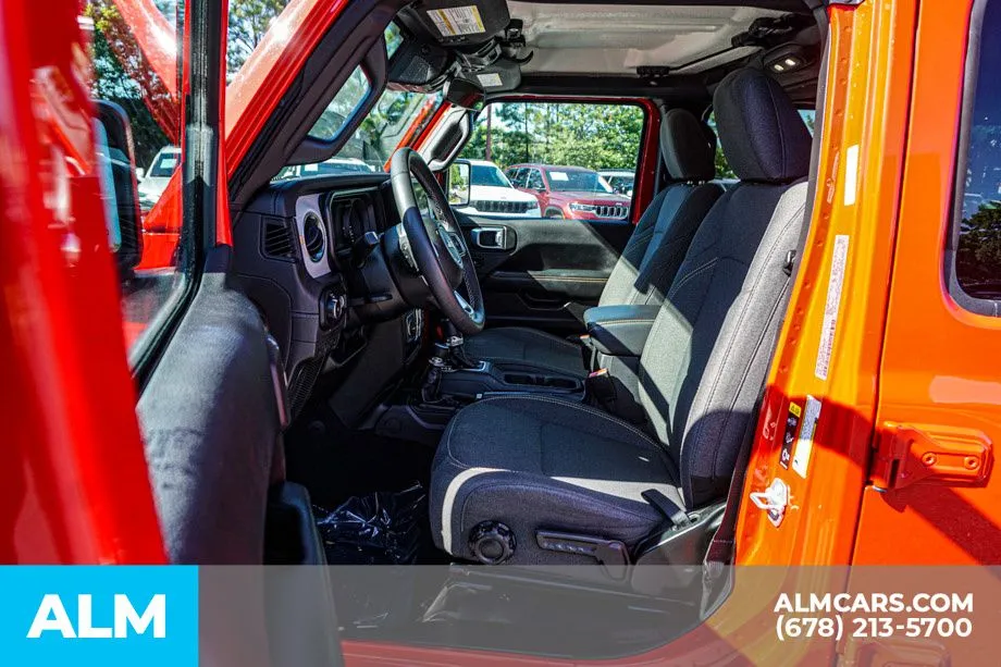 2025 Jeep Wrangler 4-Door Sahara - Photo 19