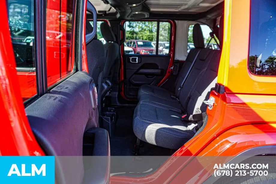 2025 Jeep Wrangler 4-Door Sahara - Photo 21