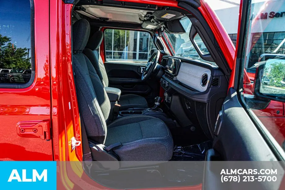 2025 Jeep Wrangler 4-Door Sahara - Photo 23