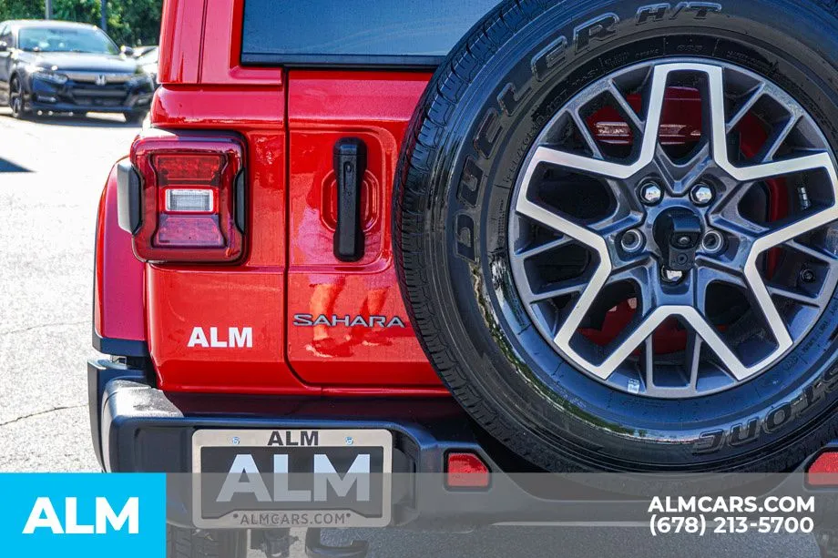 2025 Jeep Wrangler 4-Door Sahara - Photo 13