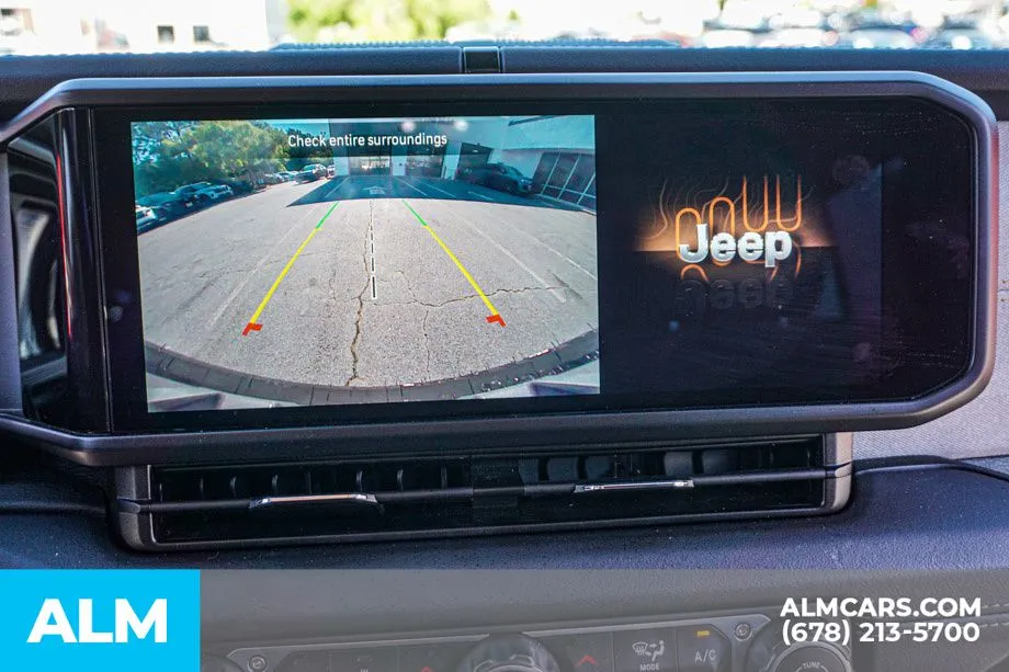 2025 Jeep Wrangler 4-Door Sahara - Photo 40