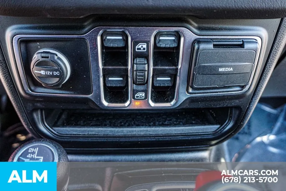 2025 Jeep Wrangler 4-Door Sahara - Photo 46