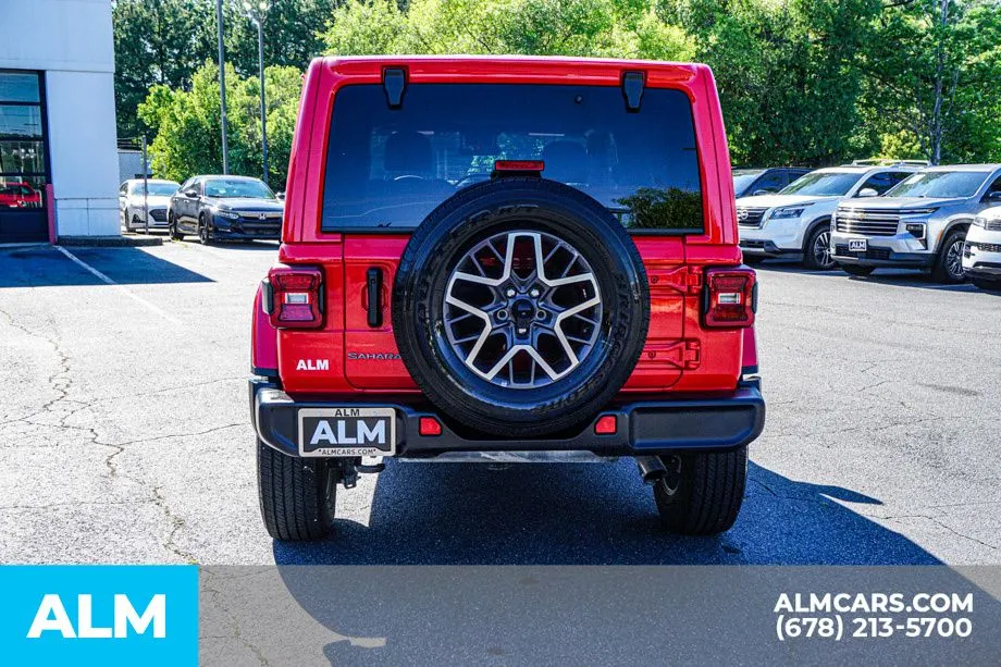 2025 Jeep Wrangler 4-Door Sahara - Photo 11