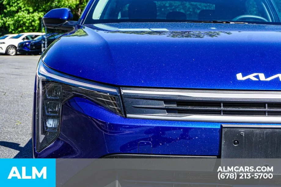 2025 Kia K4 LXS - Photo 11