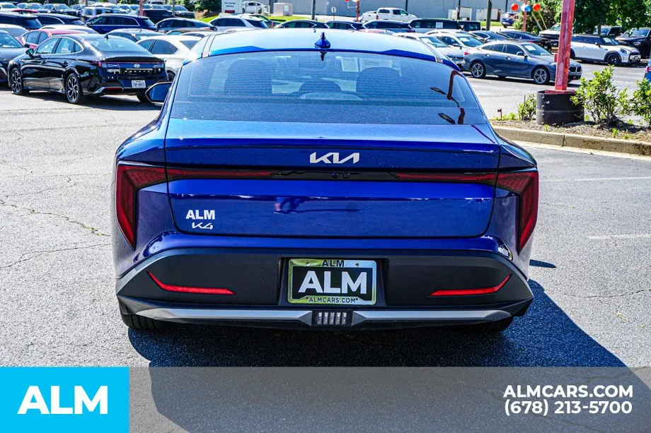 2025 Kia K4 LXS - Photo 10