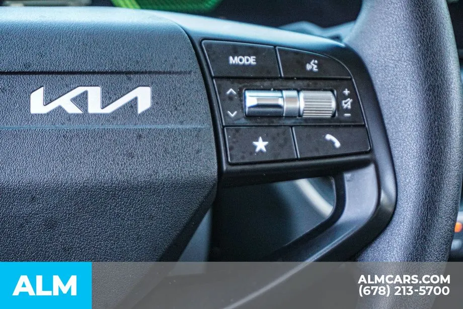 2025 Kia K4 LXS - Photo 29
