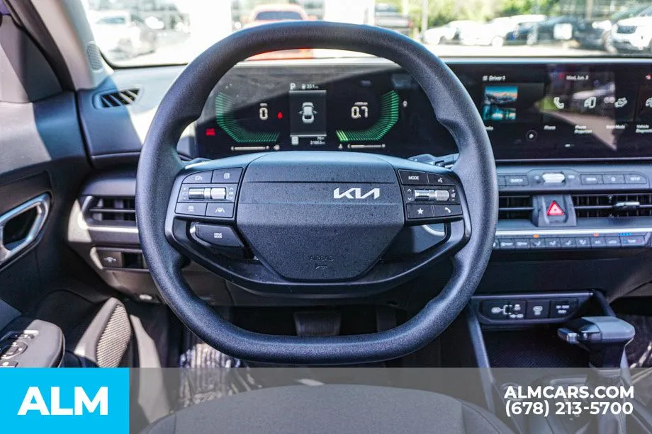 2025 Kia K4 LXS - Photo 27