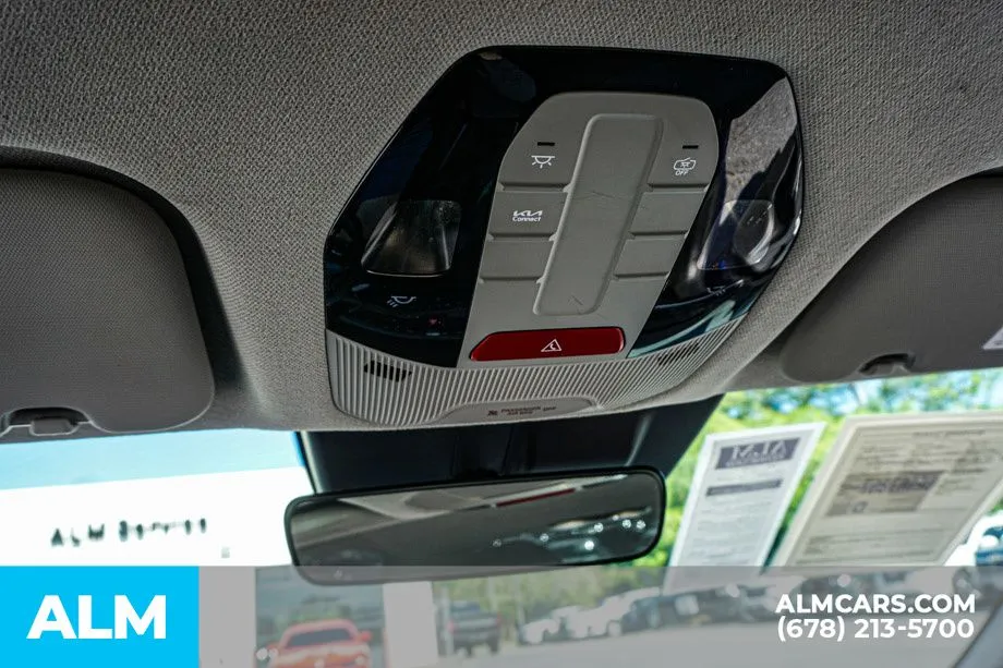 2025 Kia K4 LXS - Photo 32