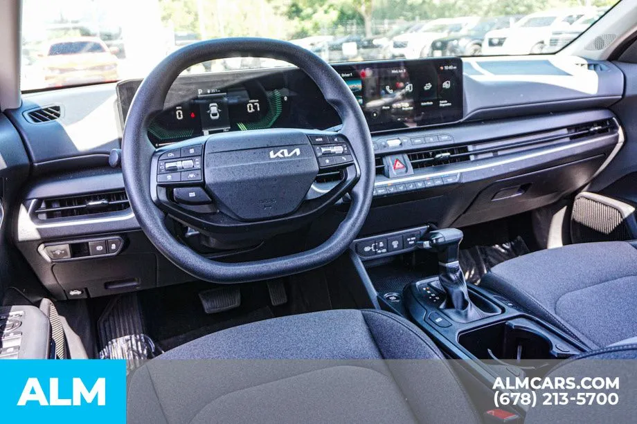 2025 Kia K4 LXS - Photo 26
