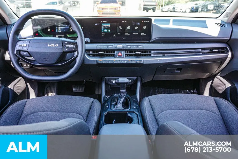 2025 Kia K4 LXS - Photo 24