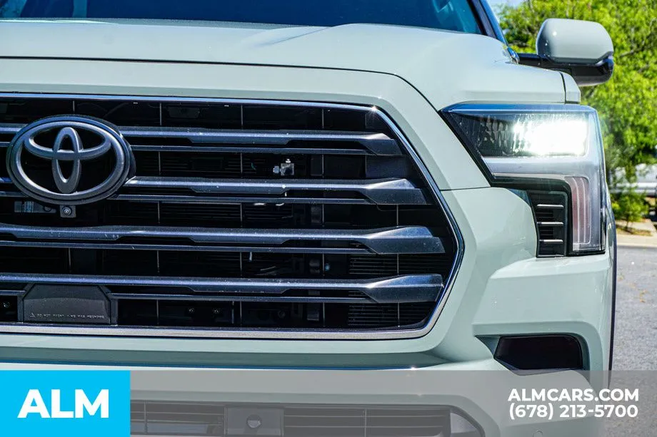 2024 Toyota Sequoia SR5 - Photo 12
