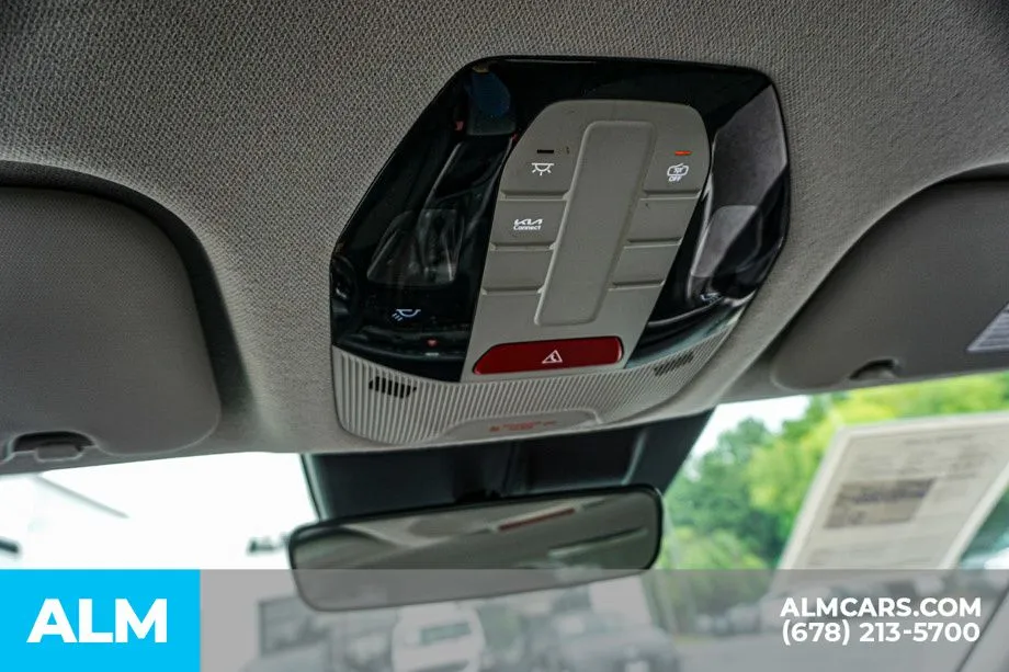 2025 Kia K4 LXS - Photo 33