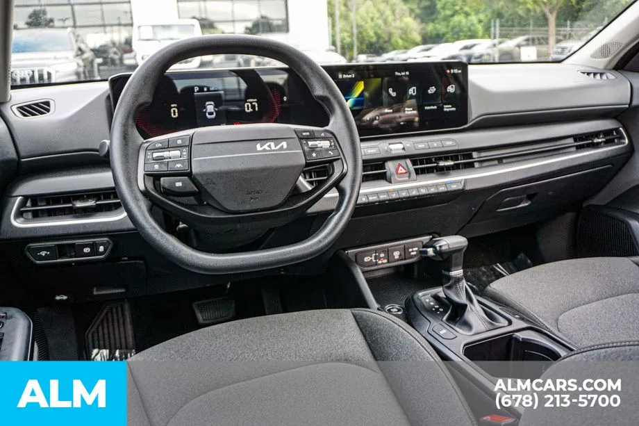 2025 Kia K4 LXS - Photo 27