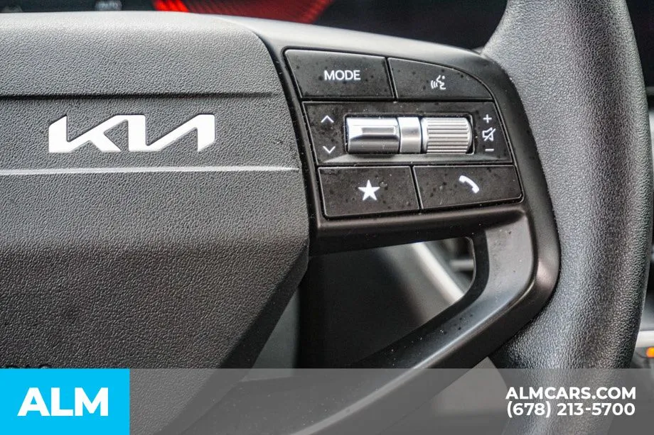 2025 Kia K4 LXS - Photo 30