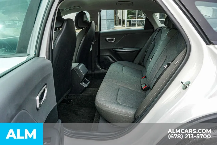 2025 Kia K4 LXS - Photo 21