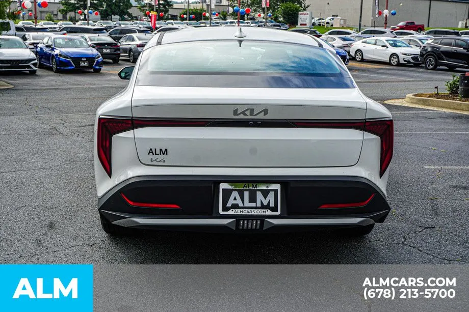 2025 Kia K4 LXS - Photo 11