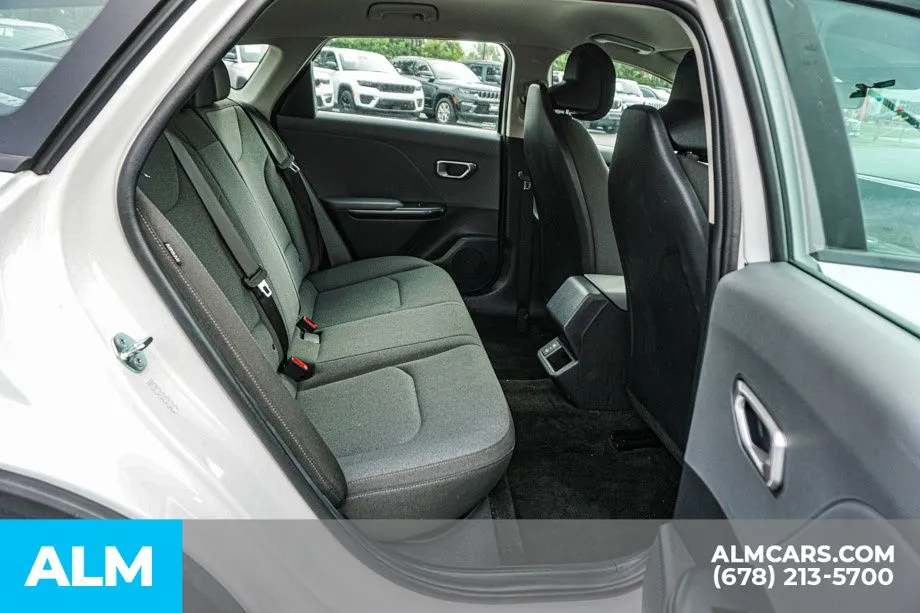2025 Kia K4 LXS - Photo 22