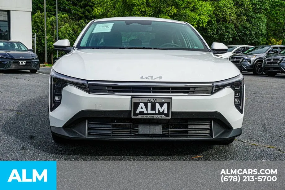 2025 Kia K4 LXS - Photo 10