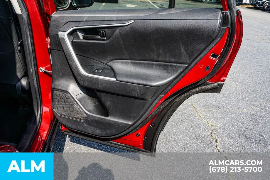 2021 Toyota RAV4 LE - Photo 52