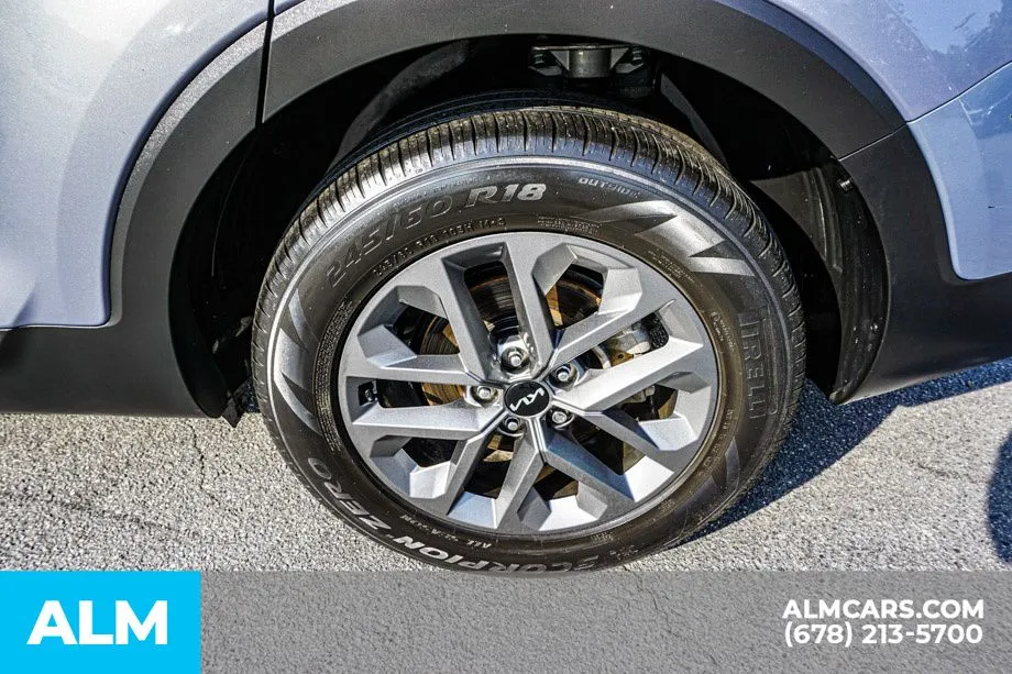 2024 Kia Telluride LX - Photo 17
