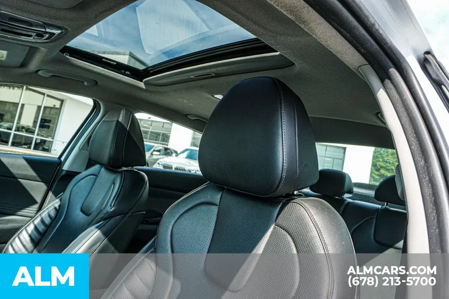 2024 Hyundai Elantra Limited - Photo 18