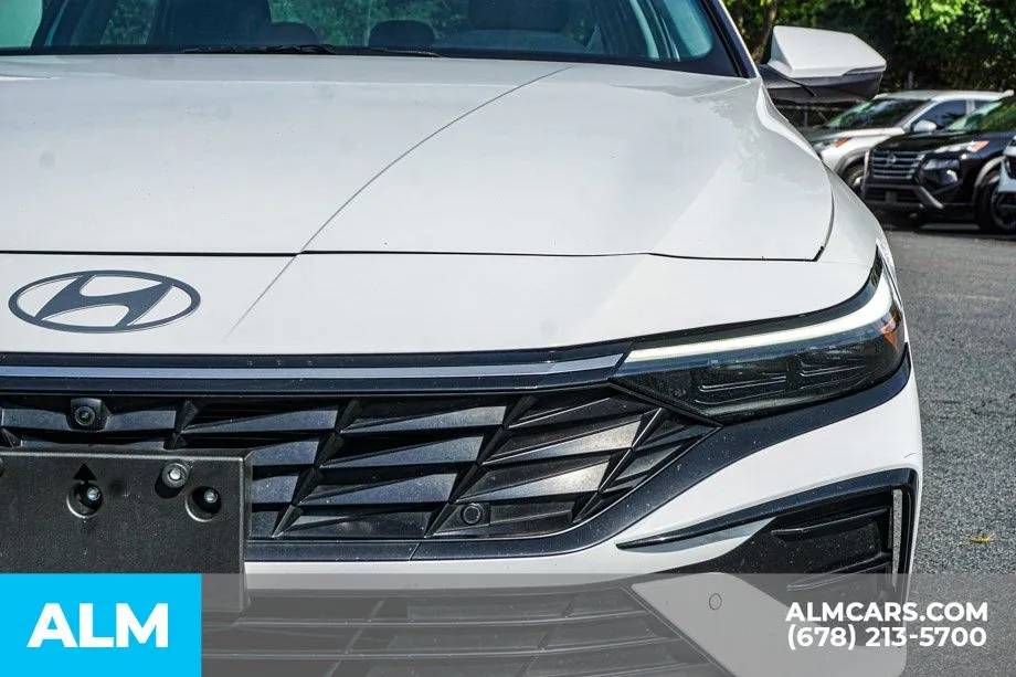 2024 Hyundai Elantra Limited - Photo 12