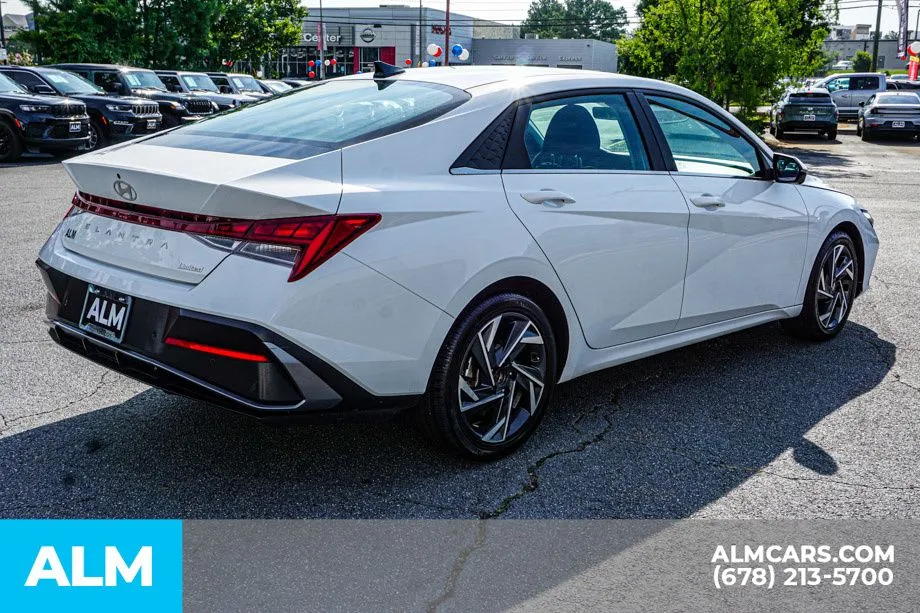 2024 Hyundai Elantra Limited - Photo 6