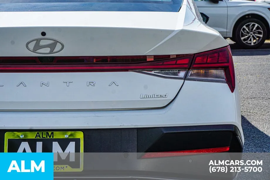 2024 Hyundai Elantra Limited - Photo 13