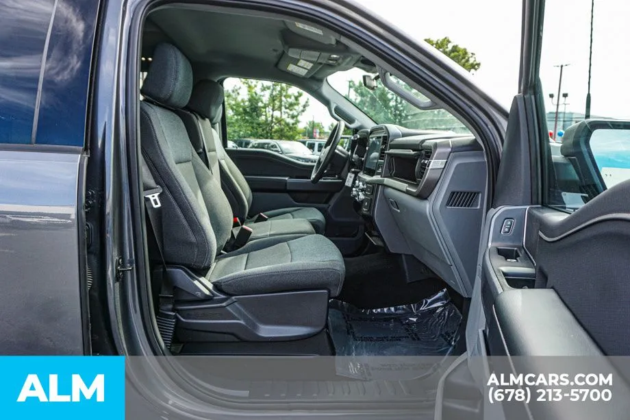 2025 Ford F-150 XLT - Photo 23