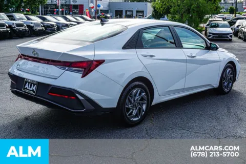 More photos of 2024 Hyundai Elantra SEL at ALM Kennesaw, GA