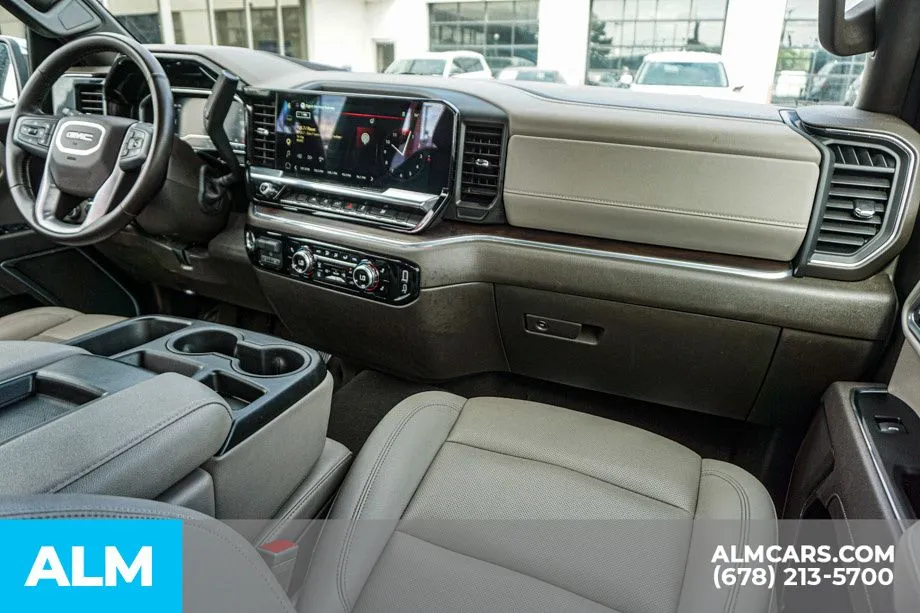 2025 GMC Sierra 1500 SLT - Photo 24