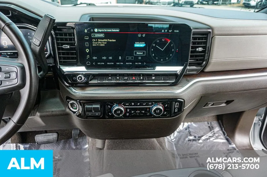 2025 GMC Sierra 1500 SLT - Photo 40