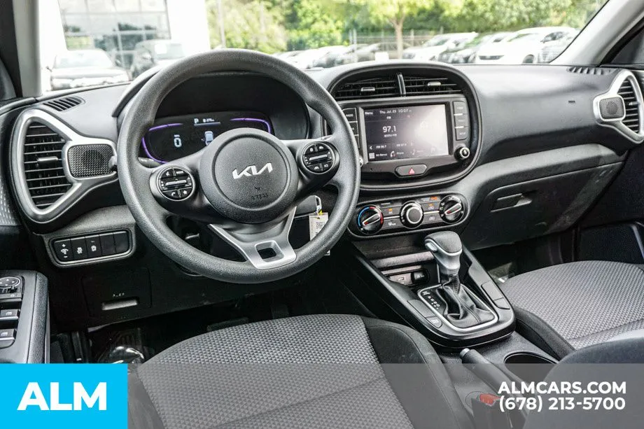 2025 Kia Soul LX - Photo 28