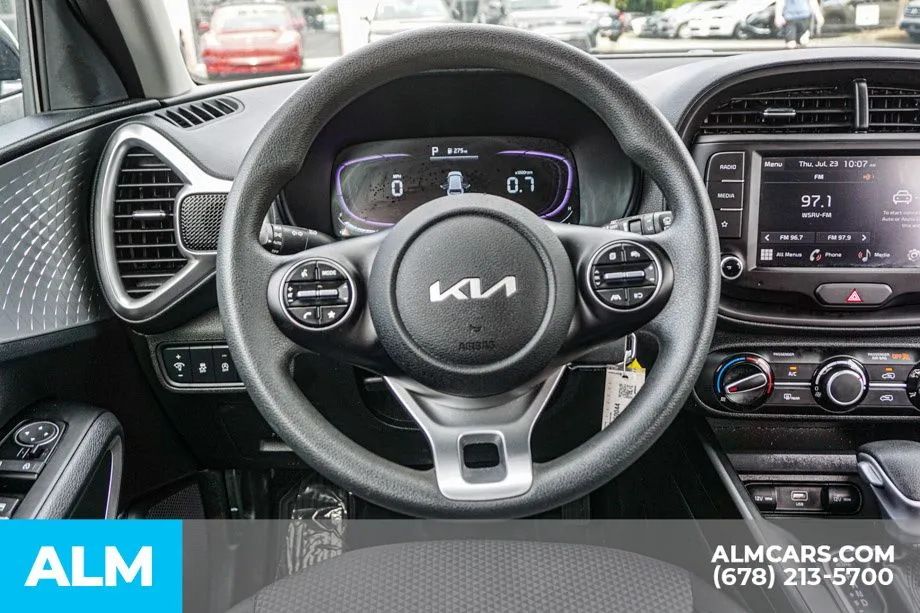 2025 Kia Soul LX - Photo 29